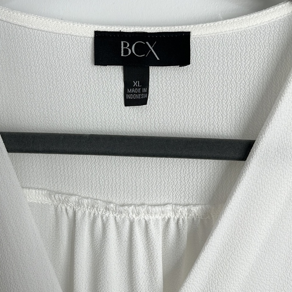 Women's White Cold Shoulder Blouse - Picture 2 of 4